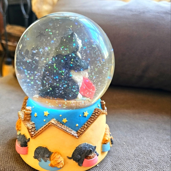 SAN FRANCISCO MUSIC CO, LIMITED EDITION- YOU'RE LATE! ANGUS & FRIENDS COLLECTION - Picture 4 of 9